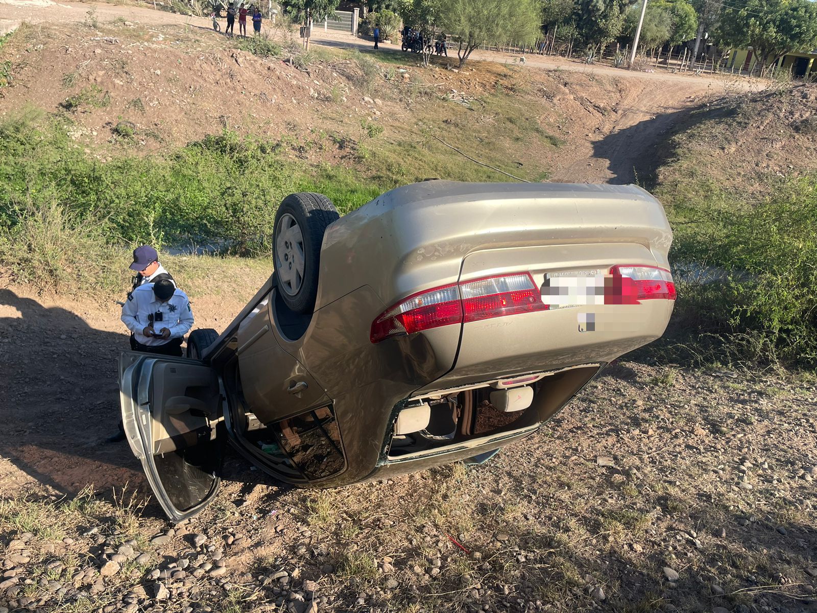 Auto accidentado en Guasave, Sinaloa