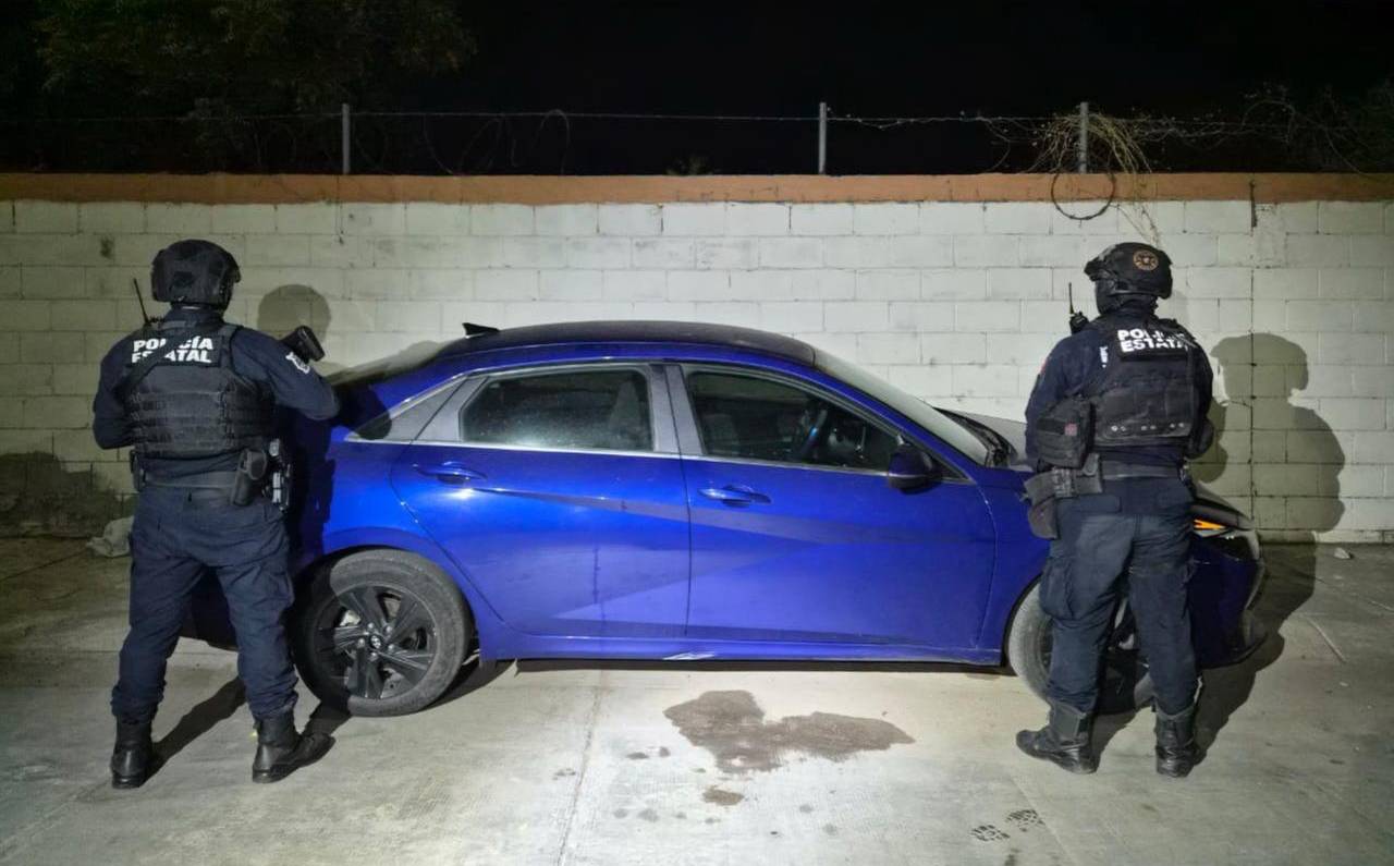 auto recuperado por la policia estatal preventiva a escasos minutos de haber sido despojado