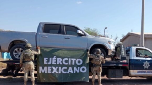 Militares localizan una Ram con reporte de robo y cartuchos, en Culiacán, Sinaloa