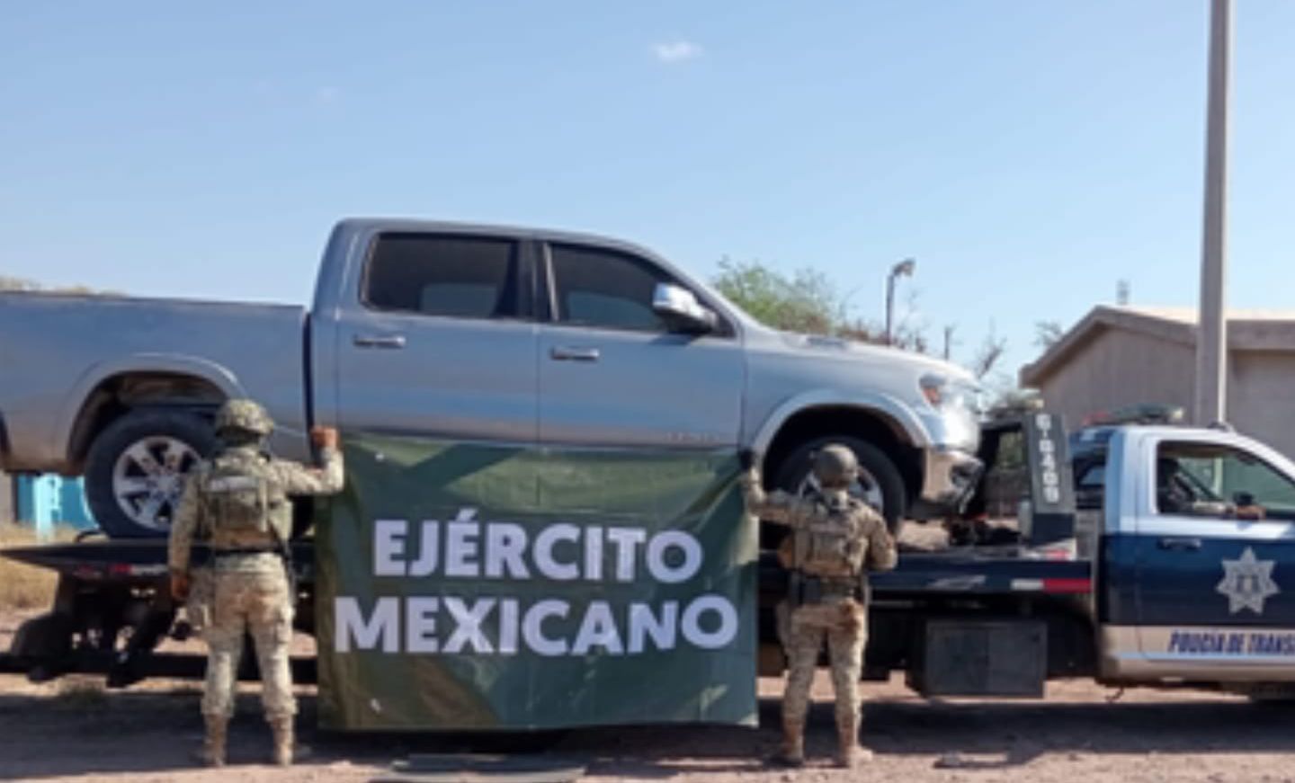 autoridades aseguran una camioneta robada y cartuchos en navolato