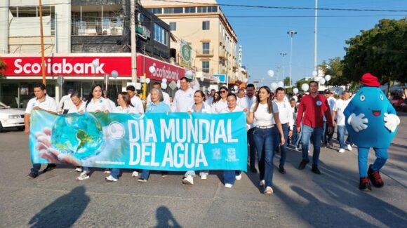 En Guamúchil es general el derroche de agua; autoridades marchan para hacer conciencia sobre el cuidado del vital líquido