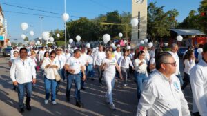 autoridades de guamuchil marchan para hacer conciencia sobre el cuidado del agua potable mujeres