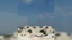 avioneta fumigadora vuela bajo en privanzas de los mochis sinaloa