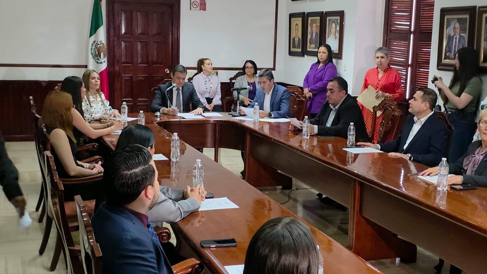 Ayuntamiento Culiacán entregó en Sesión Solemne el Premio a la Mujer Culiacanense a Martha Elena Santos Arroyo
