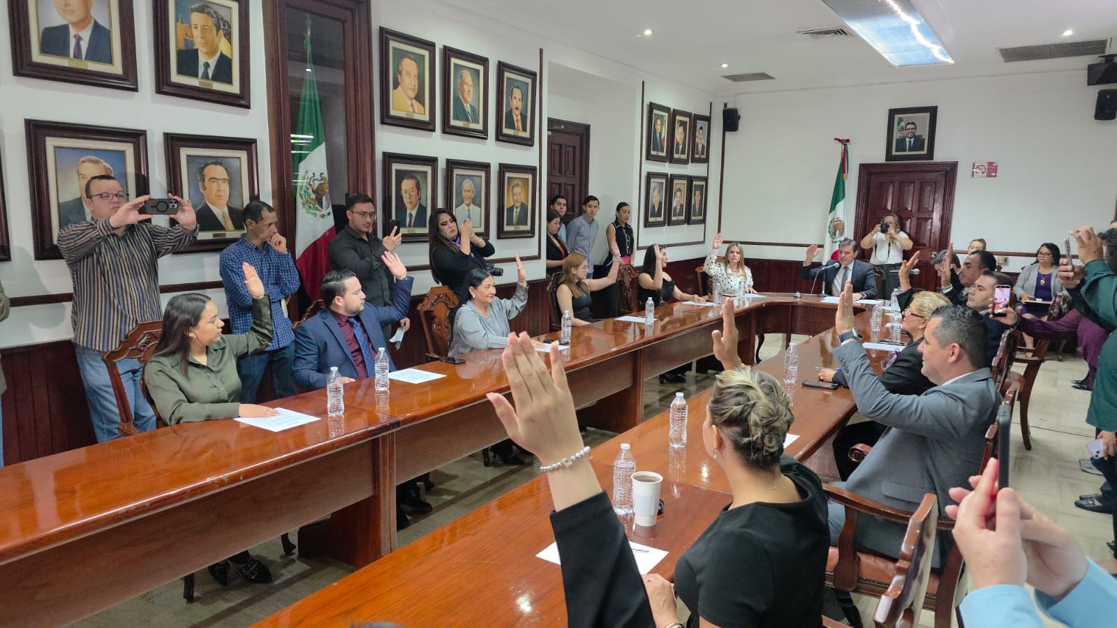 Ayuntamiento Culiacán entregó en Sesión Solemne el Premio a la Mujer Culiacanense a Martha Elena Santos Arroyo