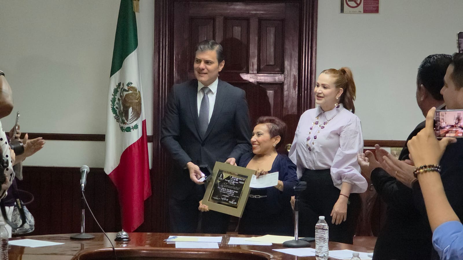 Ayuntamiento Culiacán entregó en Sesión Solemne el Premio a la Mujer Culiacanense a Martha Elena Santos Arroyo