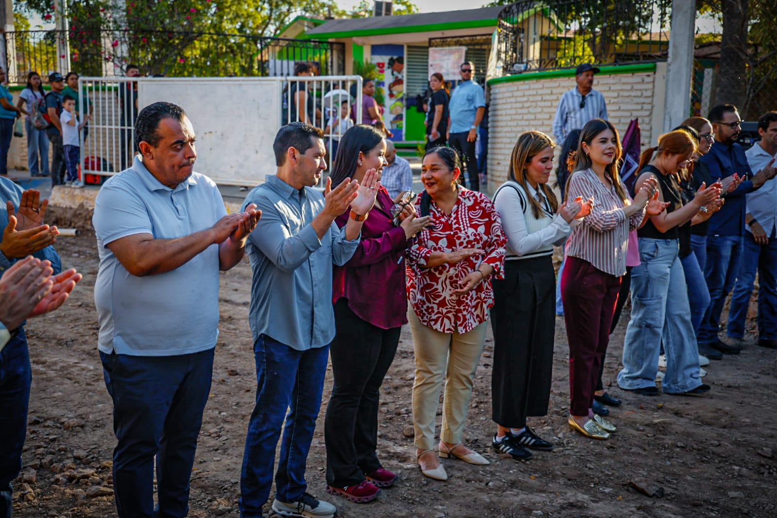 Dan banderazo a obra en Campesina El Barrio y Las Coloradas, en Culiacán