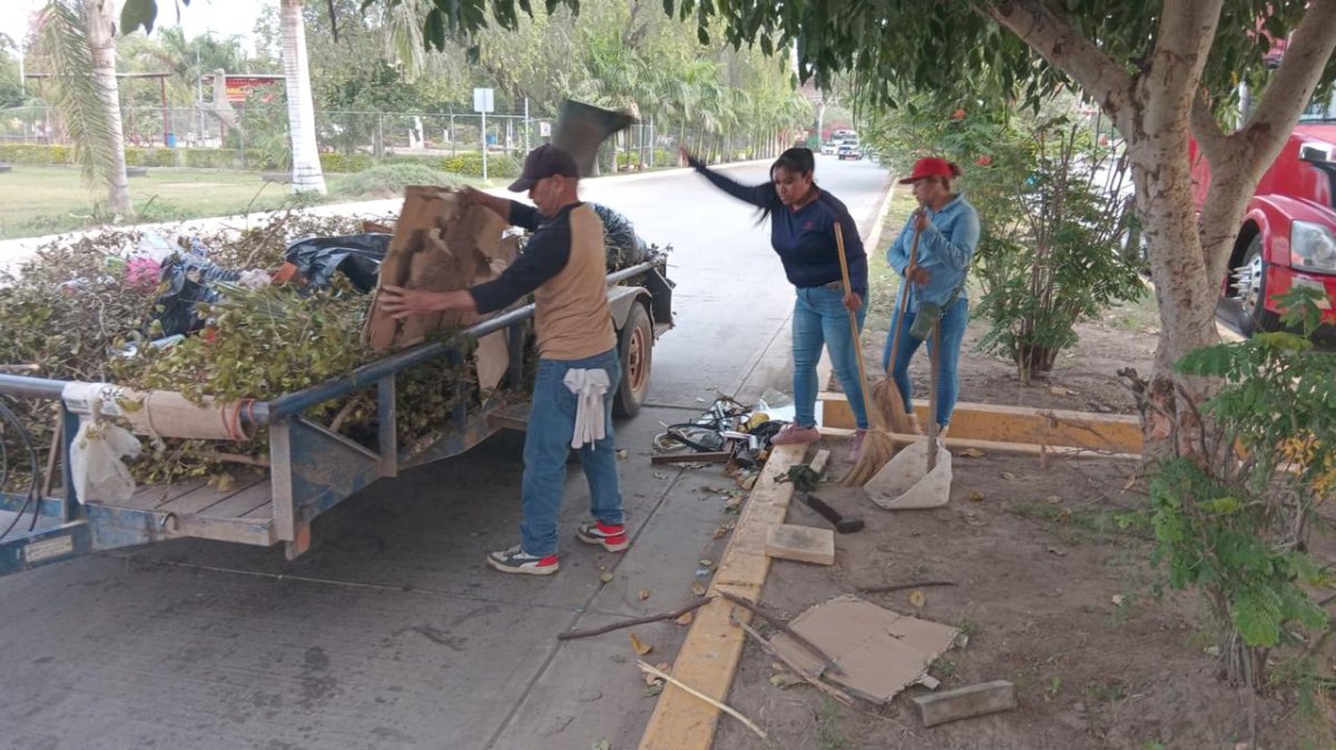 basura en malecon de guasave tras carnaval