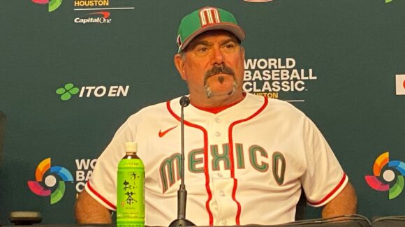 “No es de estrellas, es de ganar un juego”: Benjamín Gil responde a declaraciones del manager de EE.UU