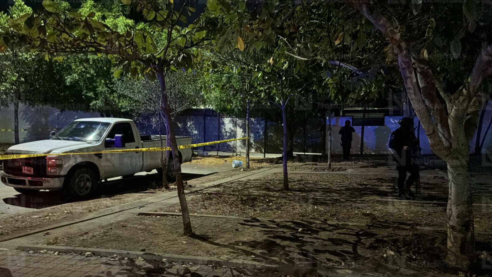 Cadáver "encobijado" en Espacios Barcelona, Culiacán, Sin.
