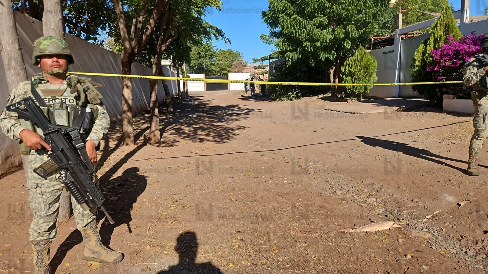 Cadáver envuelto en una sábana en la Agustina Ramírez, Culiacán, Sin.