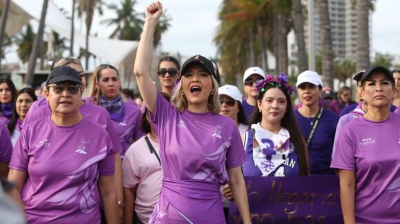 Mazatlán conmemora el 8M con caminata por la igualdad y los derechos de las mujeres