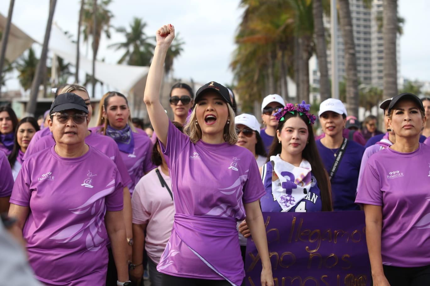 Caminata 8M en Mazatlán