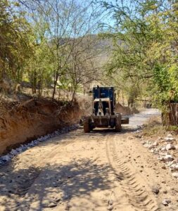 Se continúa en zona rural de Mazatlán con rehabilitación de caminos sacacosechas para productores