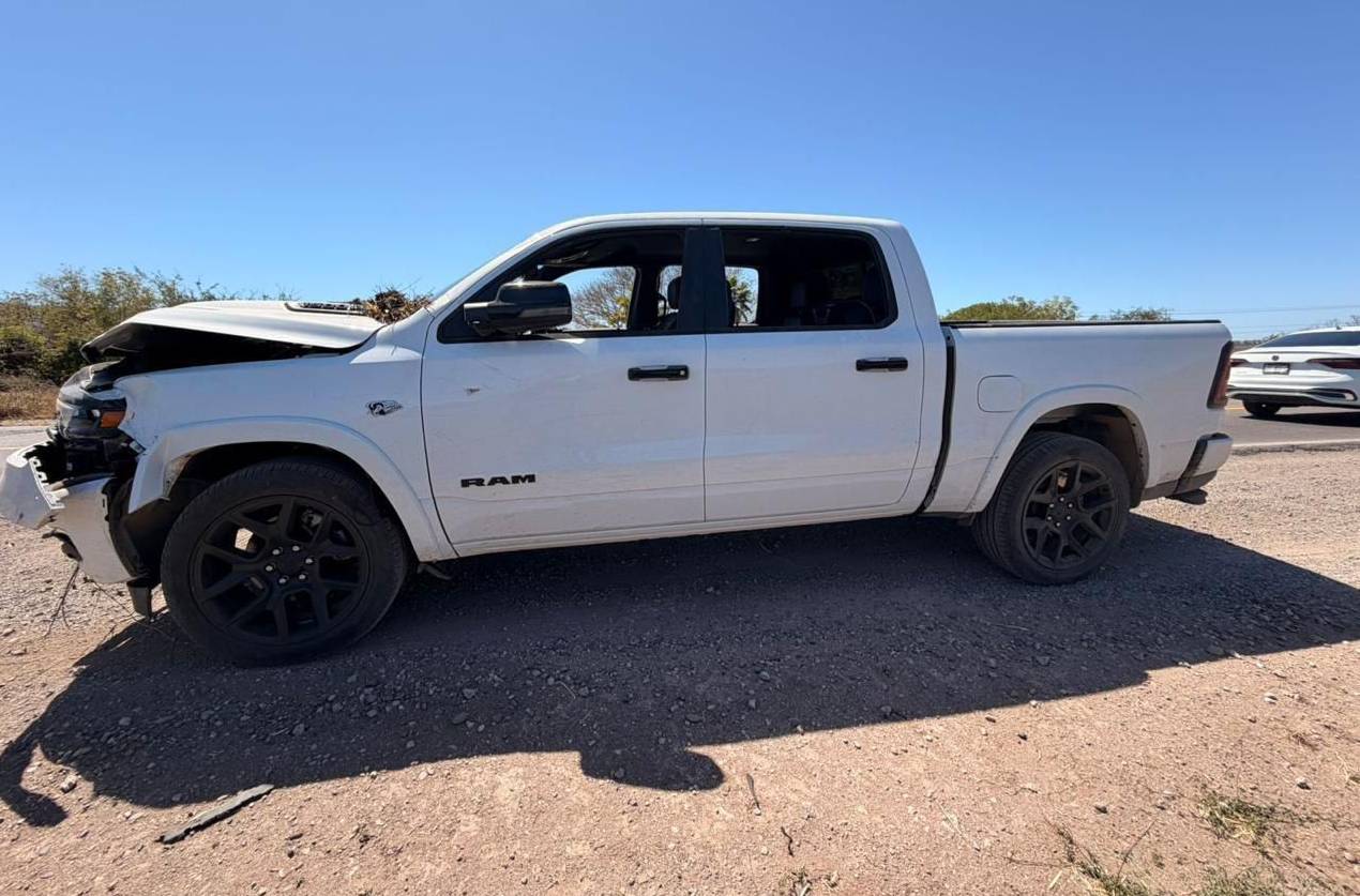 camioneta asegurada a los dos varones detenidos en el canario culiacan