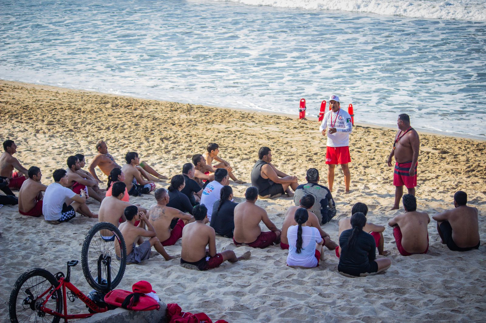 Capacitan a salvavidas de Mazatlán