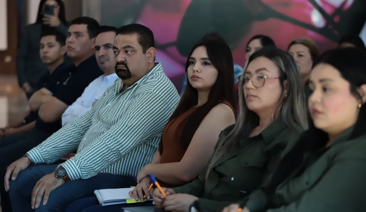 Capacitan a nutriólogos de DIF Sinaloa