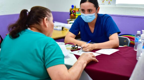 Vecinos de Los Almacenes agradecen al municipio de Ahome iniciar trámites de certeza jurídica de sus terrenos