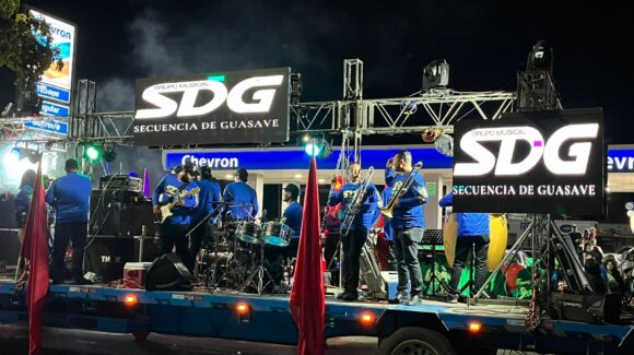 Con un espectacular desfile, cierran las fiestas del Carnaval de Guasave, Sinaloa
