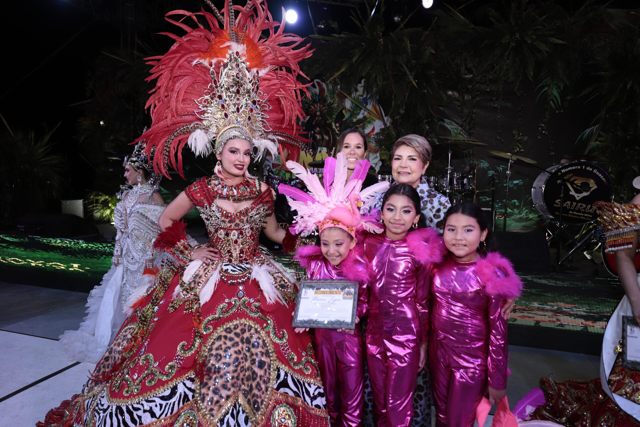 el carnaval de guasave concluye premiando a sus mejore comparsas ganadoras en el malecon