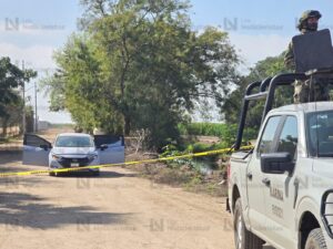 Encuentran automóvil baleado tras balacera en Culiacán