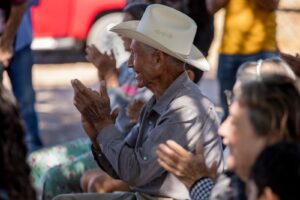 Entregan cerca perimetral en casa ejidal de Las Cuchillas en Guasave