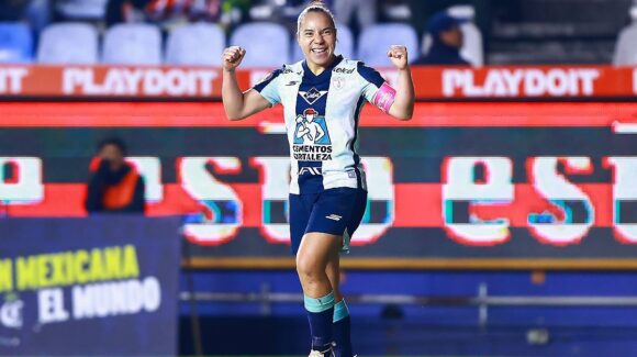 “Las mexicanas somos hechas de otro calibre”, la futbolista Charlyn Corral relata cuantas dominadas ha logrado hacer, gracias a sus padres