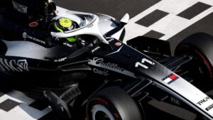 checo perez con dificil actuacion en primeras practicas carrera