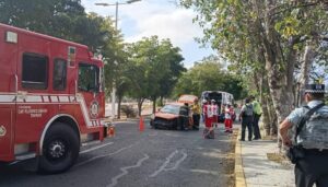 Fuerte choque en el acceso al Aeropuerto Internacional de Culiacán deja un lesionado