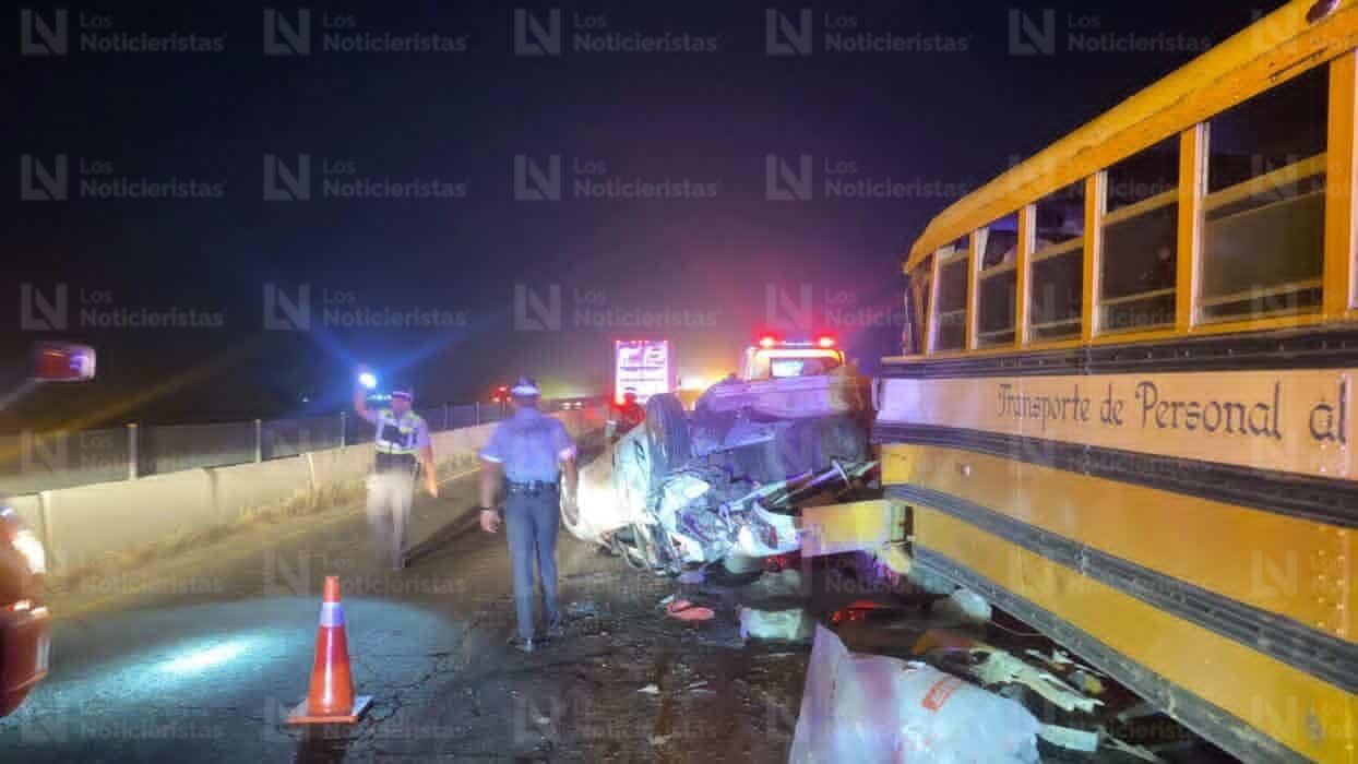 Cinco heridos deja fuerte choque entre camión de personal y vehículo en Ruiz Cortines, Guasave
