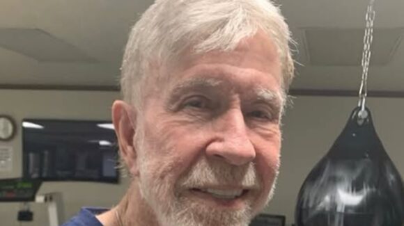 Adiós a una de las figuras más emblemáticas del cine de acción… Chuck Norris fallece a sus 86 años