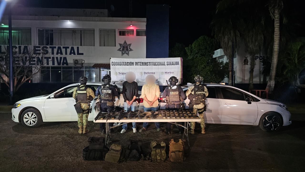 Civiles detenidos y armamento asegurado en Culiacán, Sinaloa