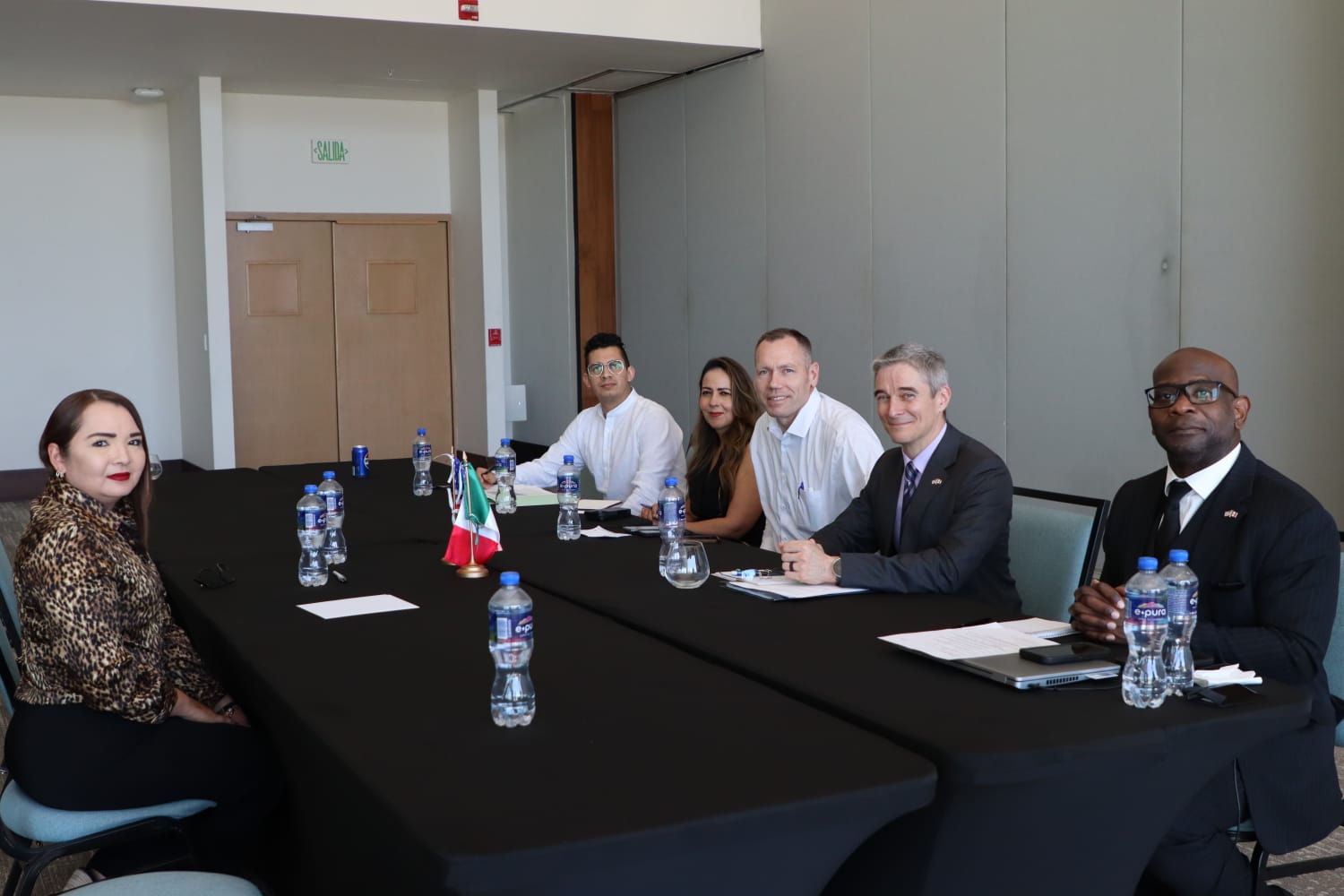 Claudia Zulema Sánchez Kondo firma convenios de capacitación con Estados Unidos