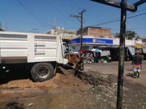 Colapsa drenaje en la colonia Juárez, de Mazatlán