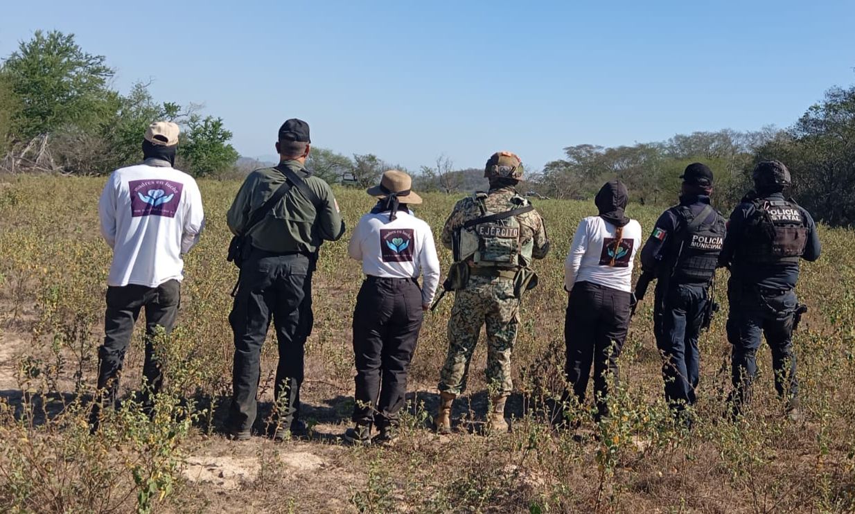 Colectivo y FGE hallan un cuerpo en descomposición en El Guasimal, Imala, Culiacán