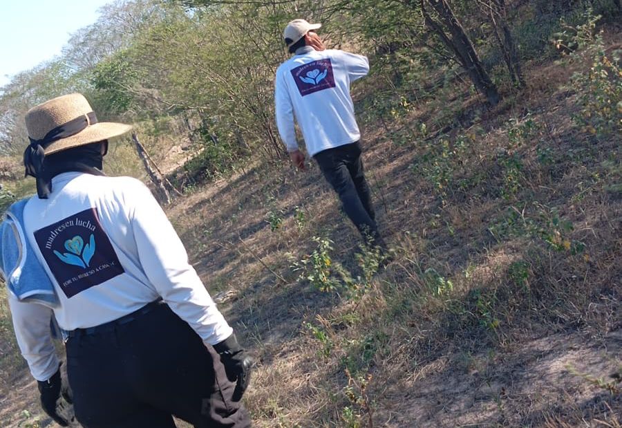 Colectivo y FGE hallan un cuerpo en descomposición en El Guasimal, Imala, Culiacán