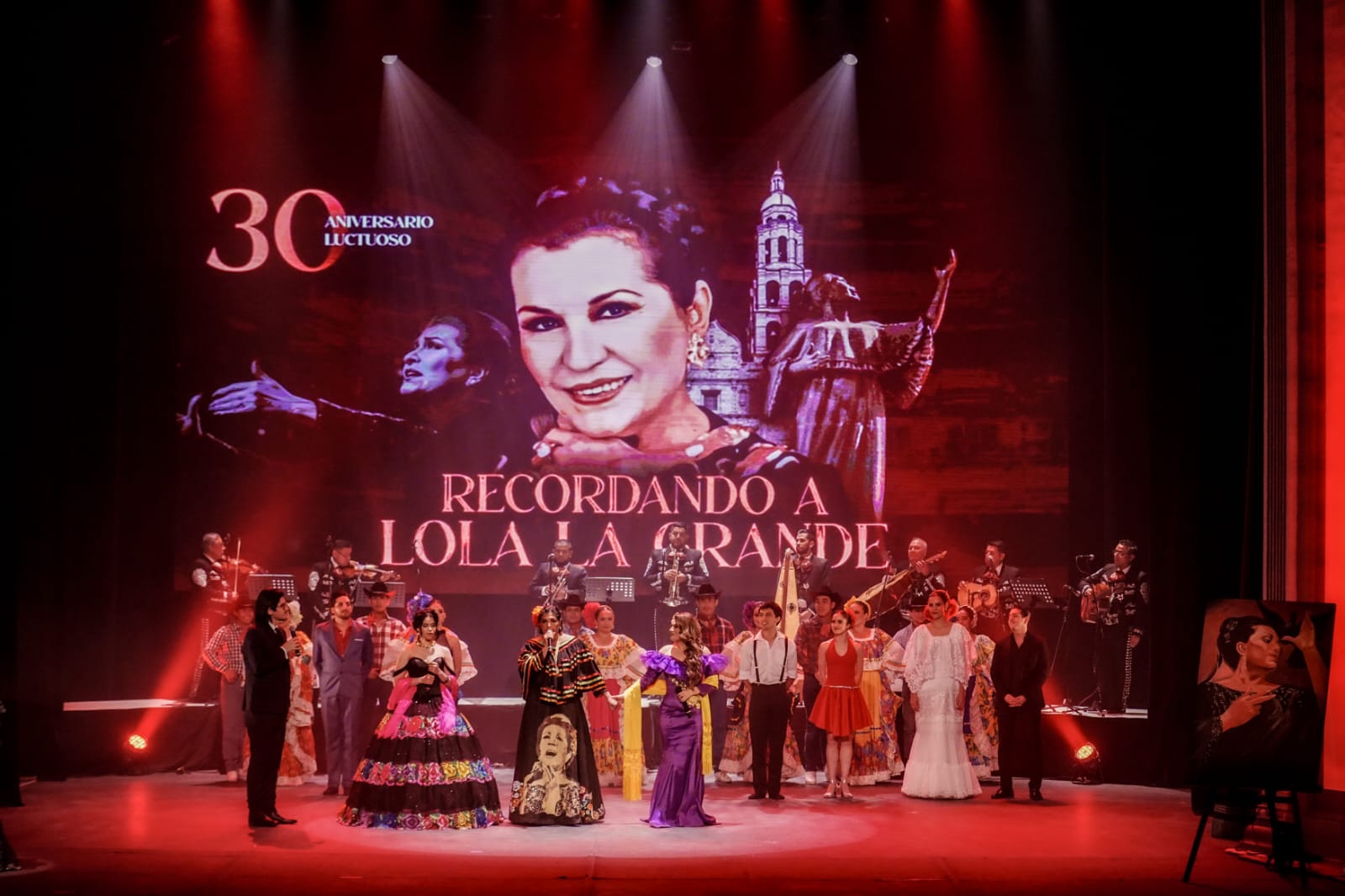 Teatro Ángela Peralta revive el legado de Lola Beltrán con lleno total en su homenaje luctuoso en Mazatlán