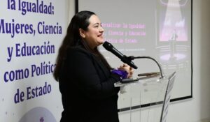 Itzé Coronel Salomón, directora de Mujeres en la Ciencia de CONFÍE Sinaloa
