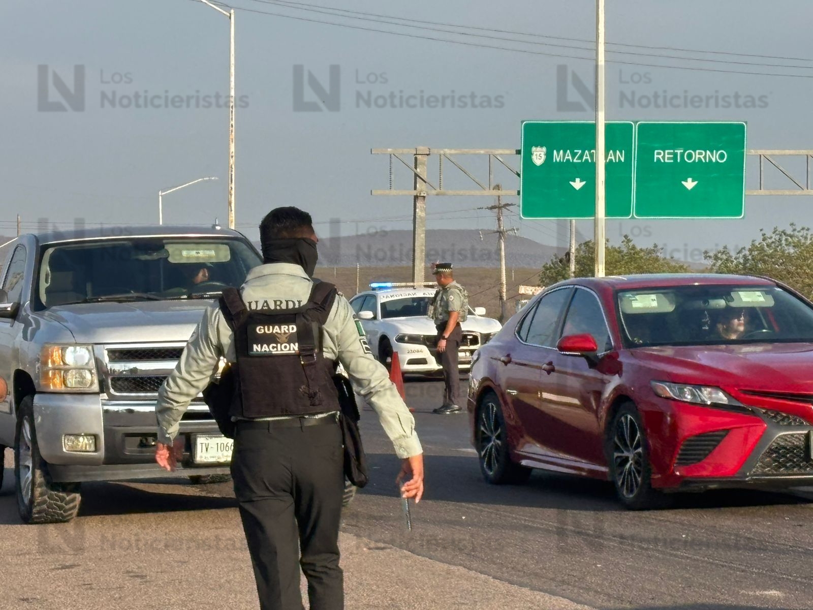 Congestionamiento vial tras volcadura en La Costerita, Culiacán