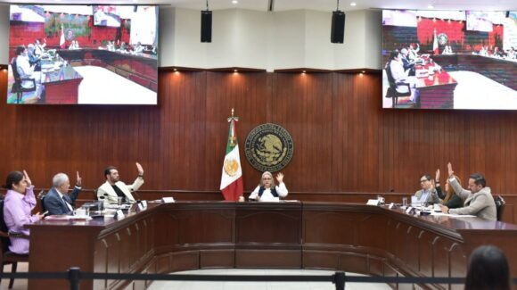 Buscan desde el Congreso de Sinaloa castigar con hasta 25 años robo violento de autos