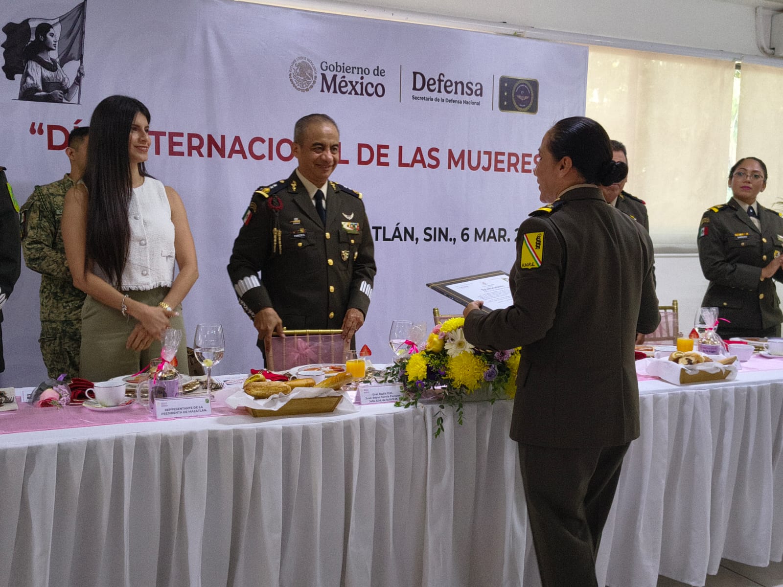 Conmemora Ejército Mexicano el Día Internacional de la Mujer