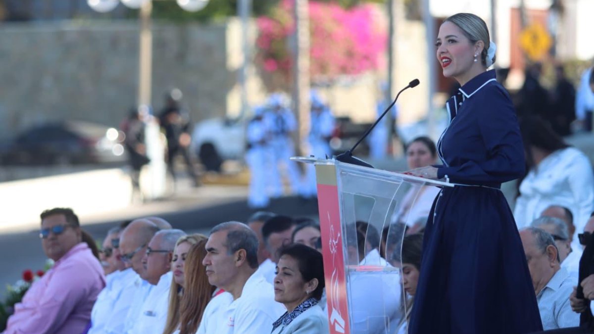 conmemoran en mazatlan sinaloa 220 aniversario del natalicio de benito juarez alcaldesa