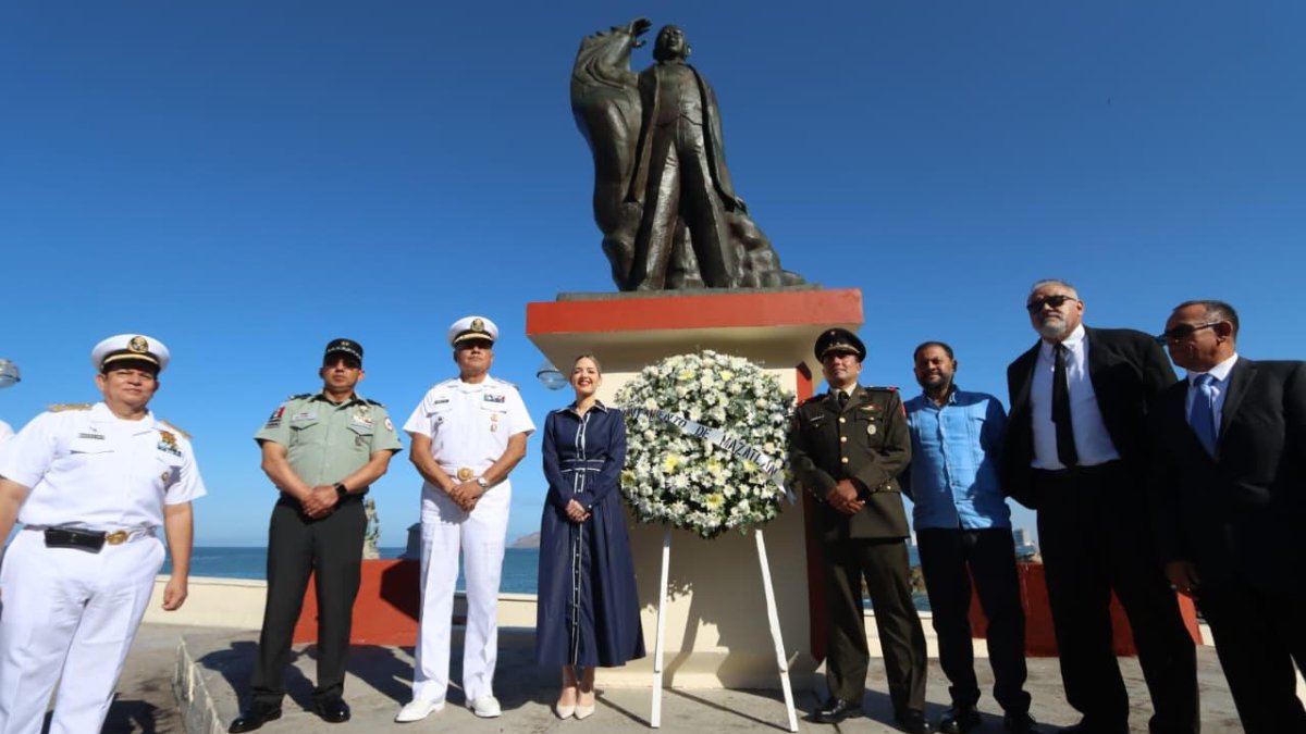 conmemoran en mazatlan sinaloa 220 aniversario del natalicio de benito juarez evento
