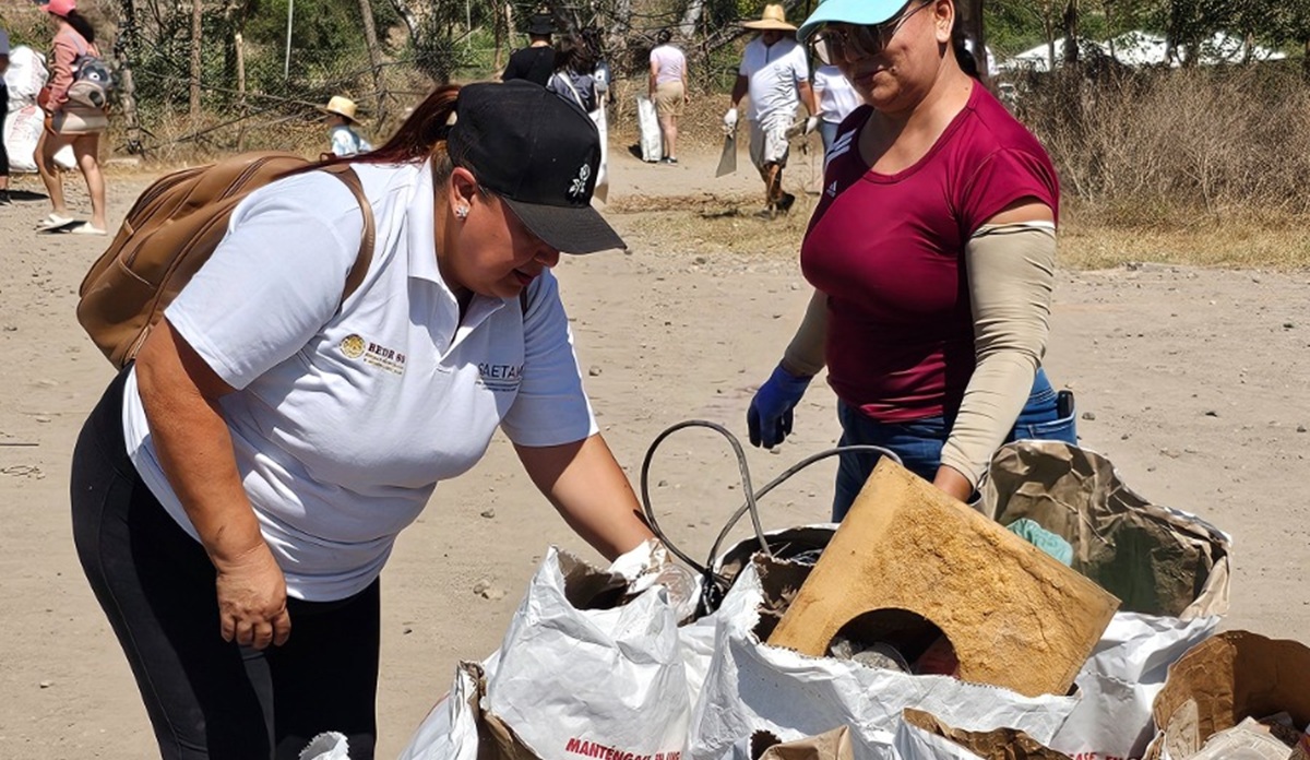 Conselva realiza jornada de limpieza en el río Presidio, en Mazatlán