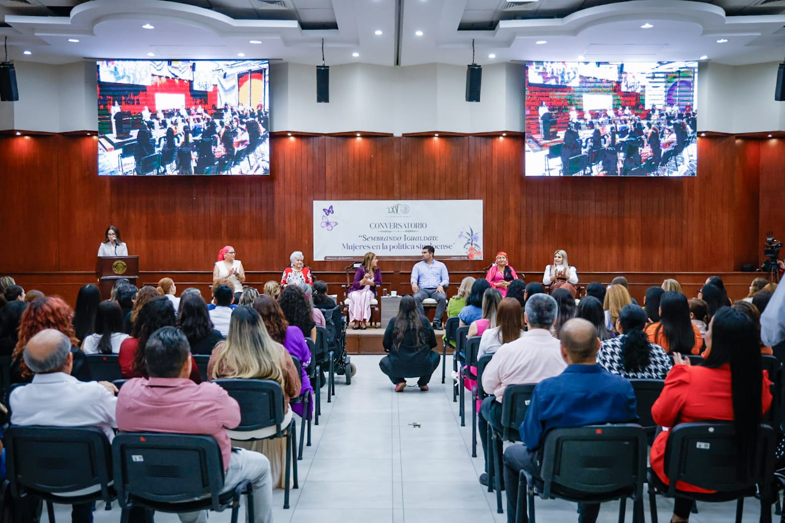 Conversatorio "Sembrando Igualdad: Mujeres en la Política Sinaloense"