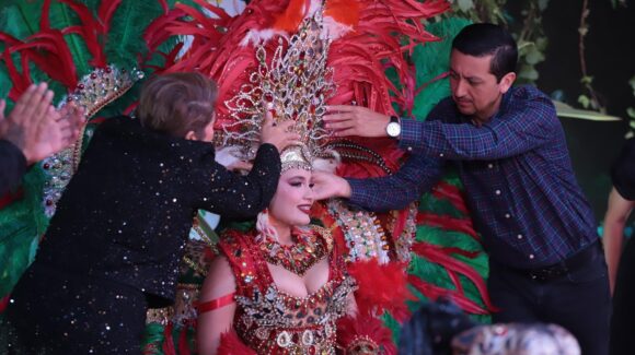 Entre música, luces y tradición, Melanie I es coronada como Reina del Carnaval Guasave 2026