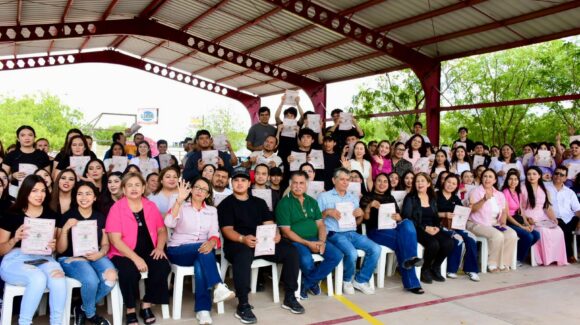 Guamúchil, pionero en cursos de Inteligencia Artificial en Icatsin: Brenda García Félix