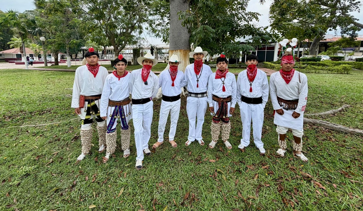 Jóvenes danzantes del Venado del CBTA 81 de El Fuerte destacan en encuentro nacional en Tabasco