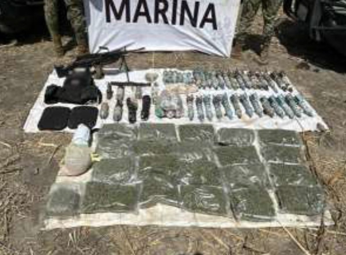 Aseguran arsenal y explosivos en Elota