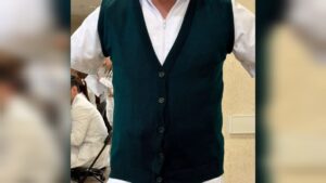 denuncian mala calidad y tardanza en entrega de uniformes del imss bienestar chaleco